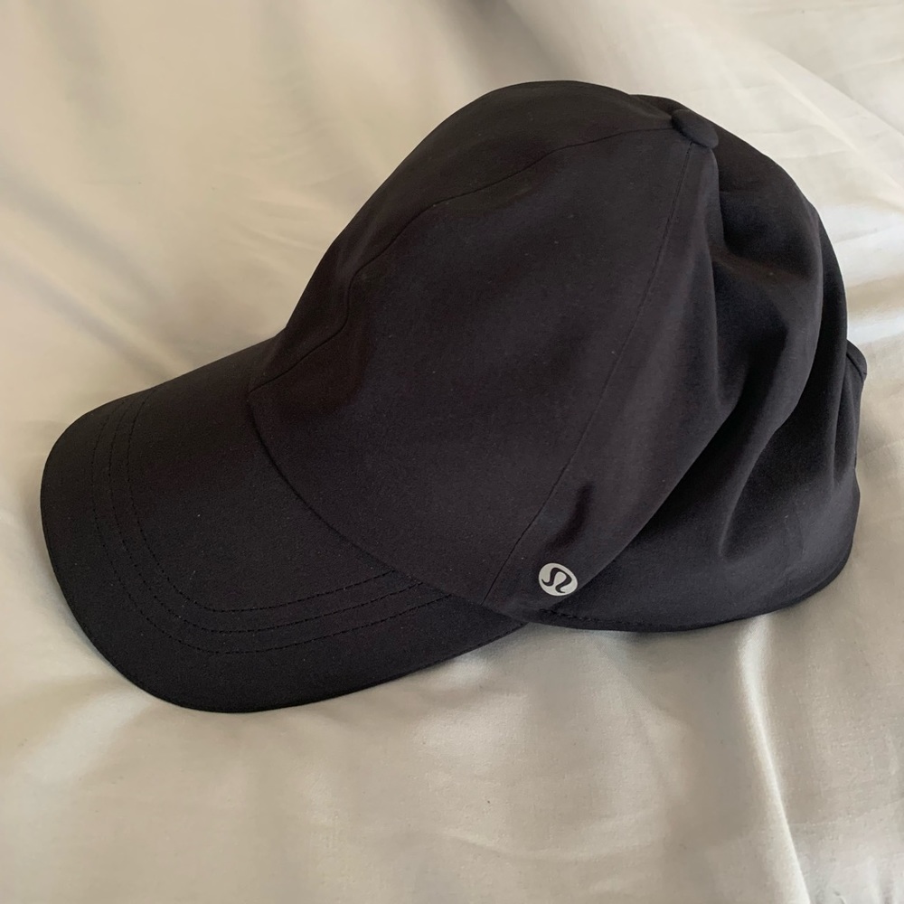 LULULEMON- Baller Cap
